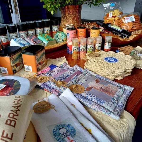 Allegaartjie Stilbaai Gift Shop and Restaurant - Flavours and Fancies